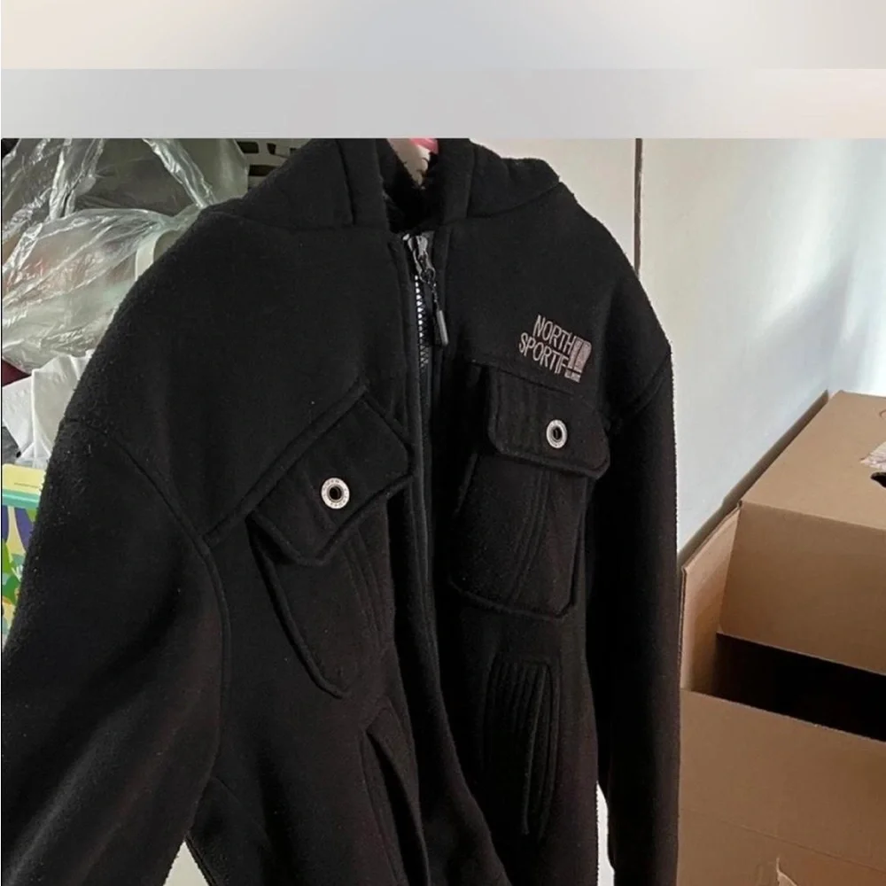 The North Face Kids Black Hooded Puffer Jacket - Picture 4 of 5